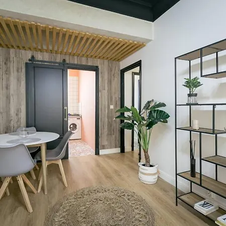 Apartamento Centrico, Cerca De La Playa Y Parking. *